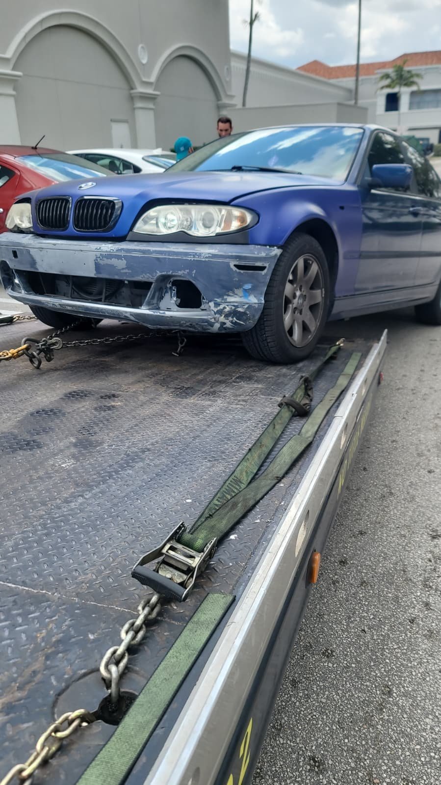 Get cash for your junk car in Miami-Dade with free same-day towing and no title required.